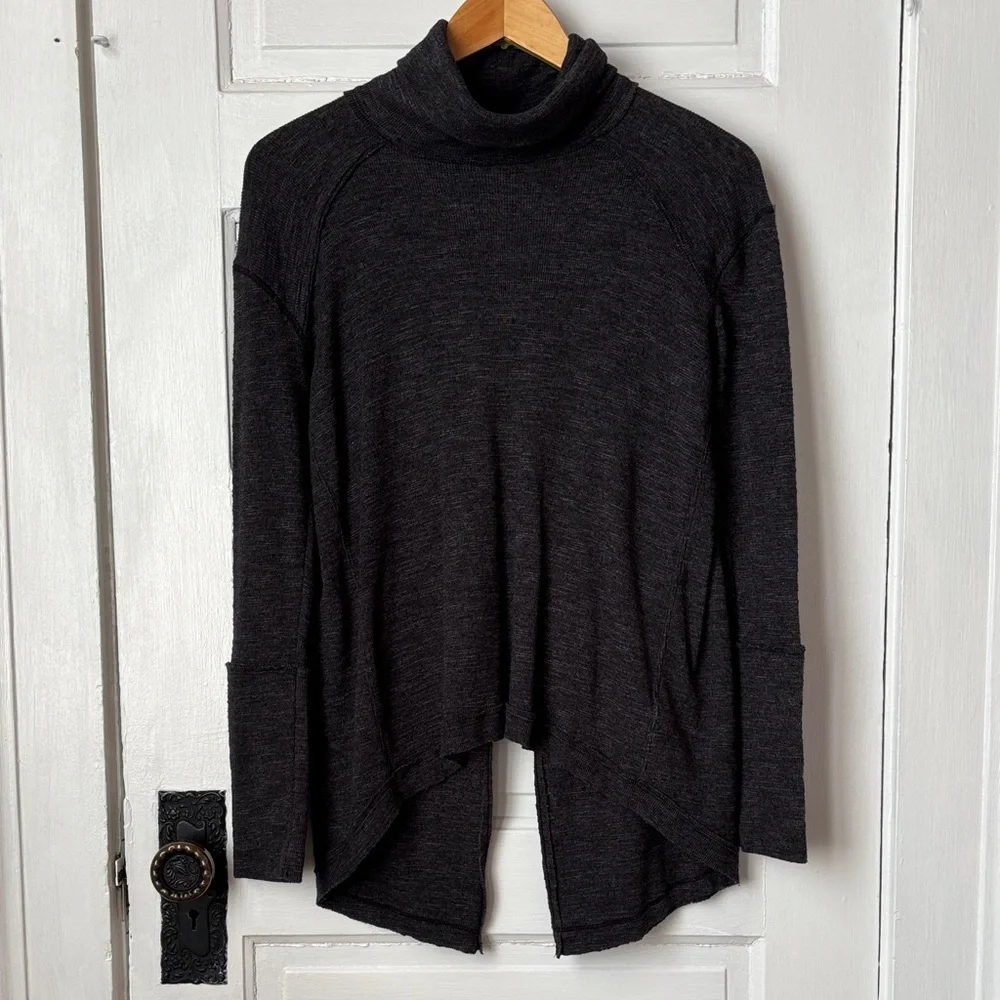 WE THE FREE BY FREE PEOPLE SPLIT BACK LONG SLEEVE TURTLENECK TUNIC TOP - Picture 2 of 8